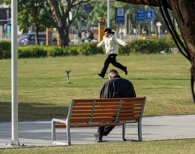 人抛弃了双11爱上了“老年严选”AG真人旗舰厅登录这届脆皮年轻(图14)
