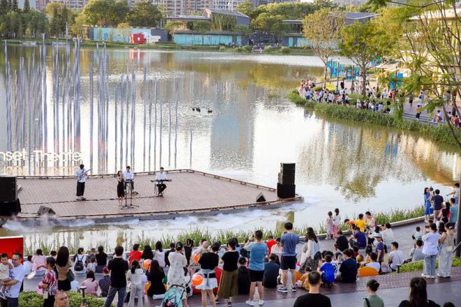 大运天地」极致化公园商业是如何打造的？AG真人百家家乐APP探访华润「深圳(图13)